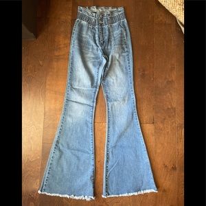 Uniq by LITZ Wide leg, High rise jeans!